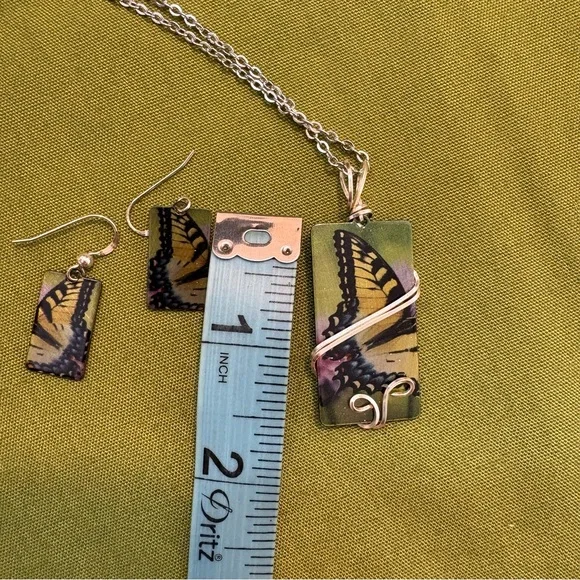 Butterfly Pendant Necklace and Earrings Set - Picture 2 of 4